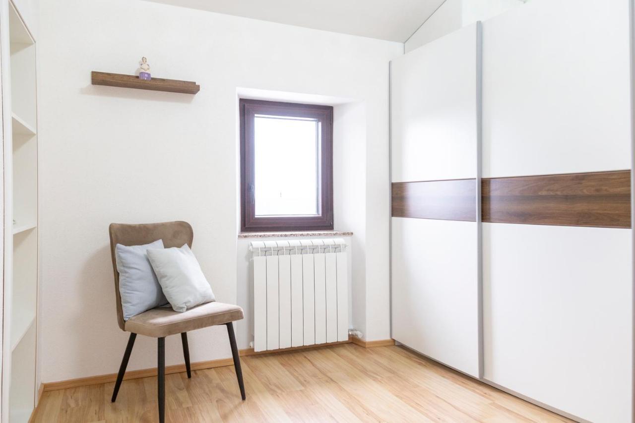 Apartments Milok Secovlje Ngoại thất bức ảnh