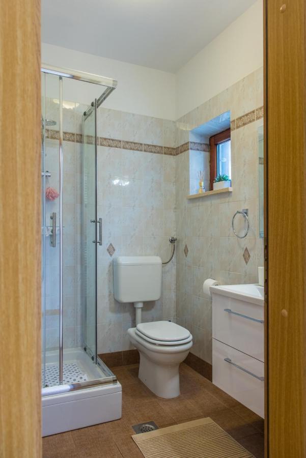 Apartments Milok Secovlje Ngoại thất bức ảnh