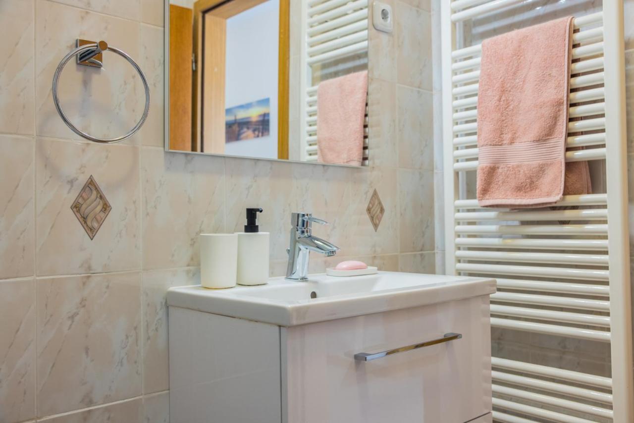 Apartments Milok Secovlje Ngoại thất bức ảnh